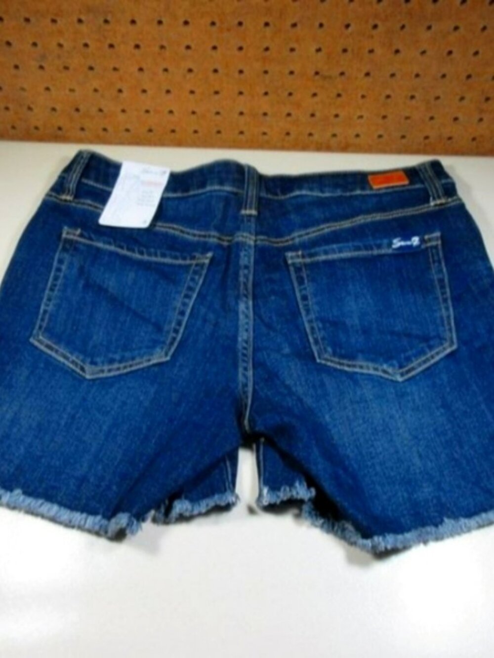 Seven7 womens dark raw hem mid Weekend stretch jean shorts 4 NWT